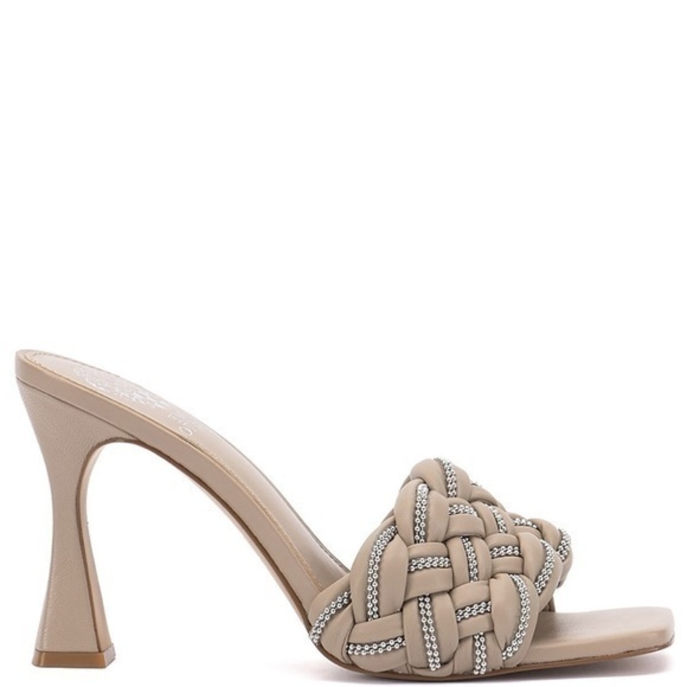 NEW IN BOX VINCE CAMUTO RAYLEY SANDAL Size 8M